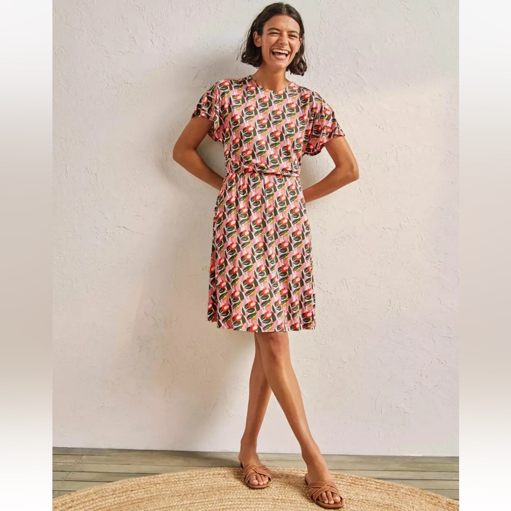 BODEN FLUTTER SLEEVE JERSEY DRESS IN ABSTRACT BLOOM IVORY SIZE 4